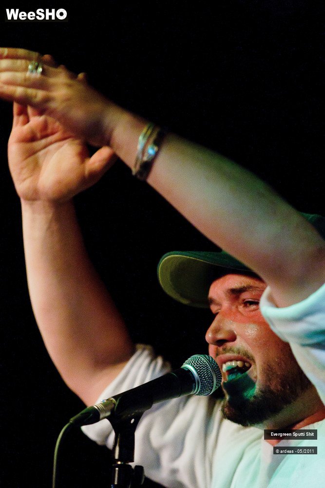 11/37 photos du spectacle Evergreen Sputti Shit