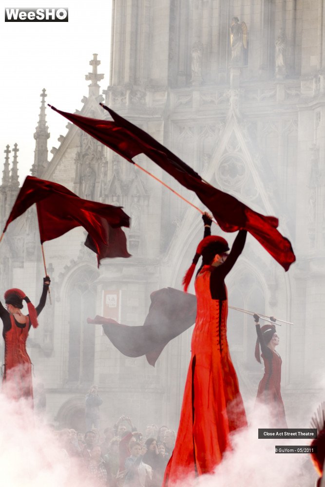 14/37 photos du spectacle Act Red
