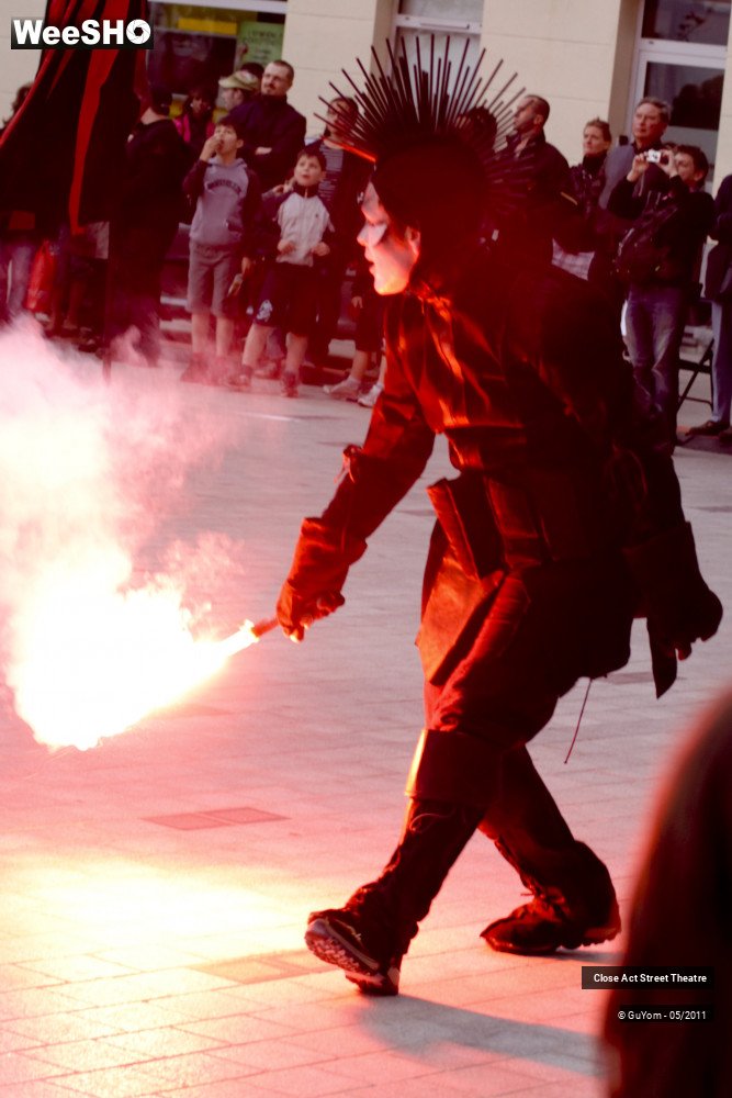 16/37 photos du spectacle Act Red