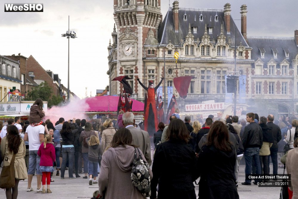 24/37 photos du spectacle Act Red