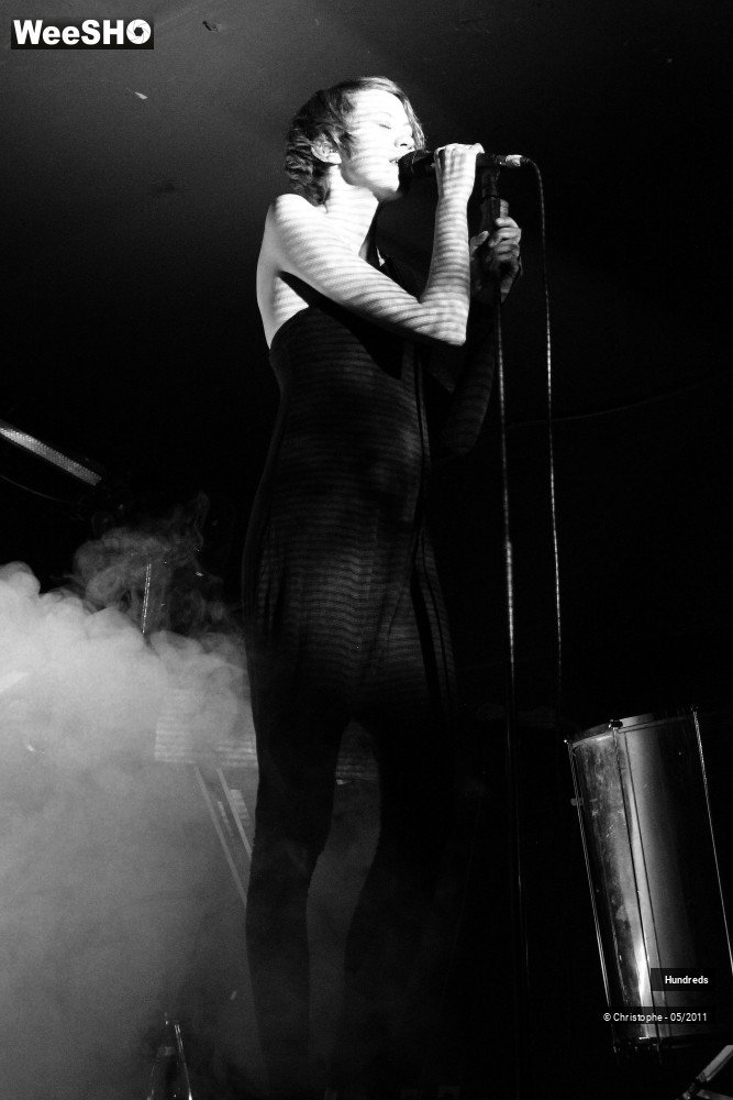 4/25 photos du spectacle Hundreds