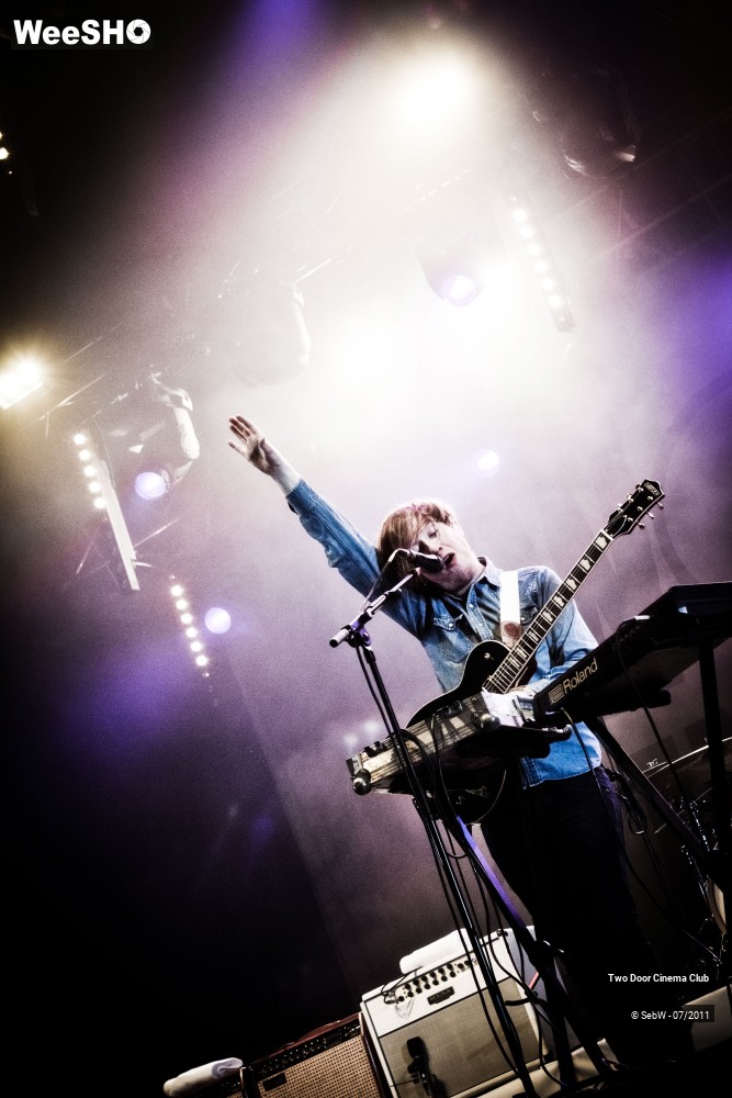 4/26 photos du spectacle Two Door Cinema Club