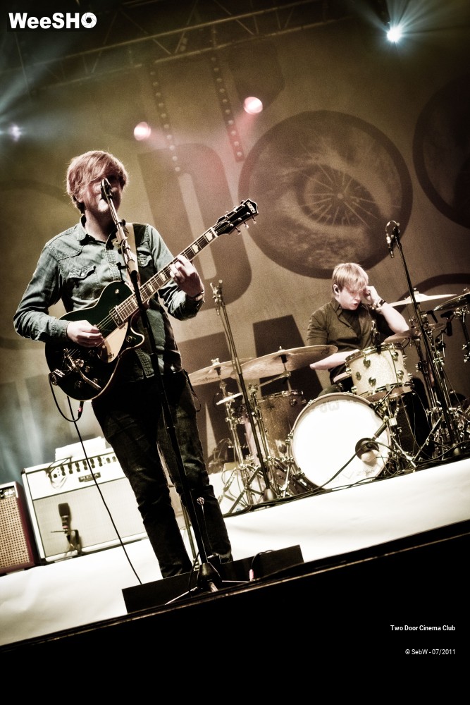 6/26 photos du spectacle Two Door Cinema Club