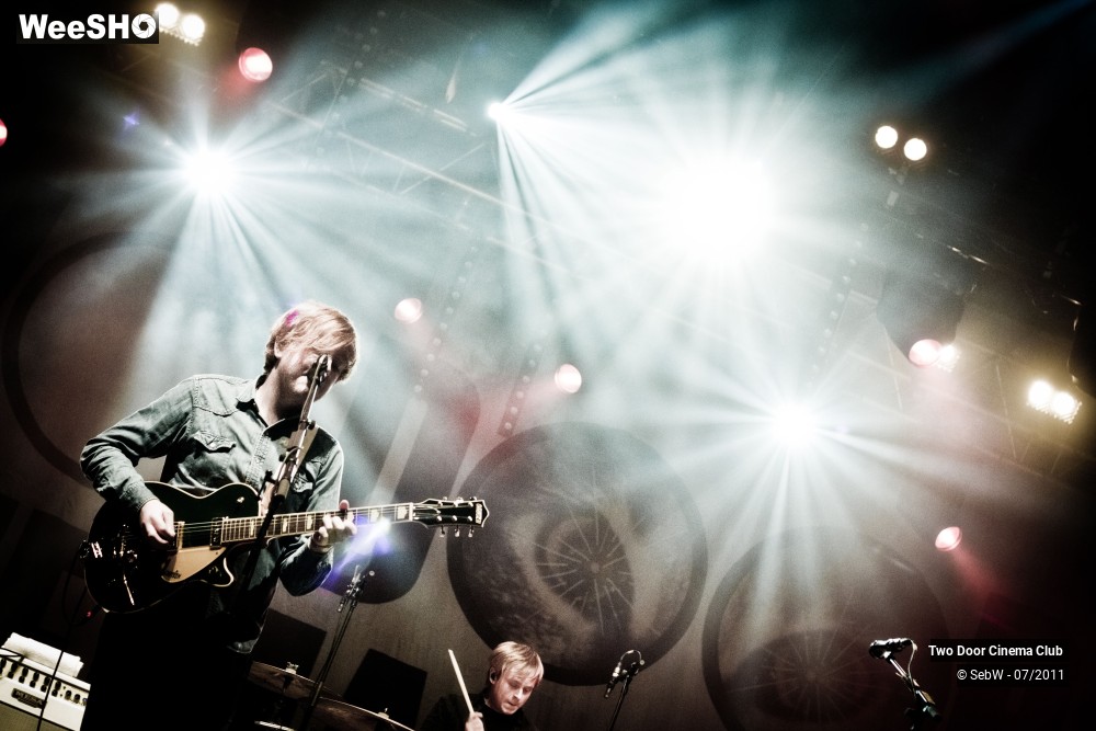 26/26 photos du spectacle Two Door Cinema Club