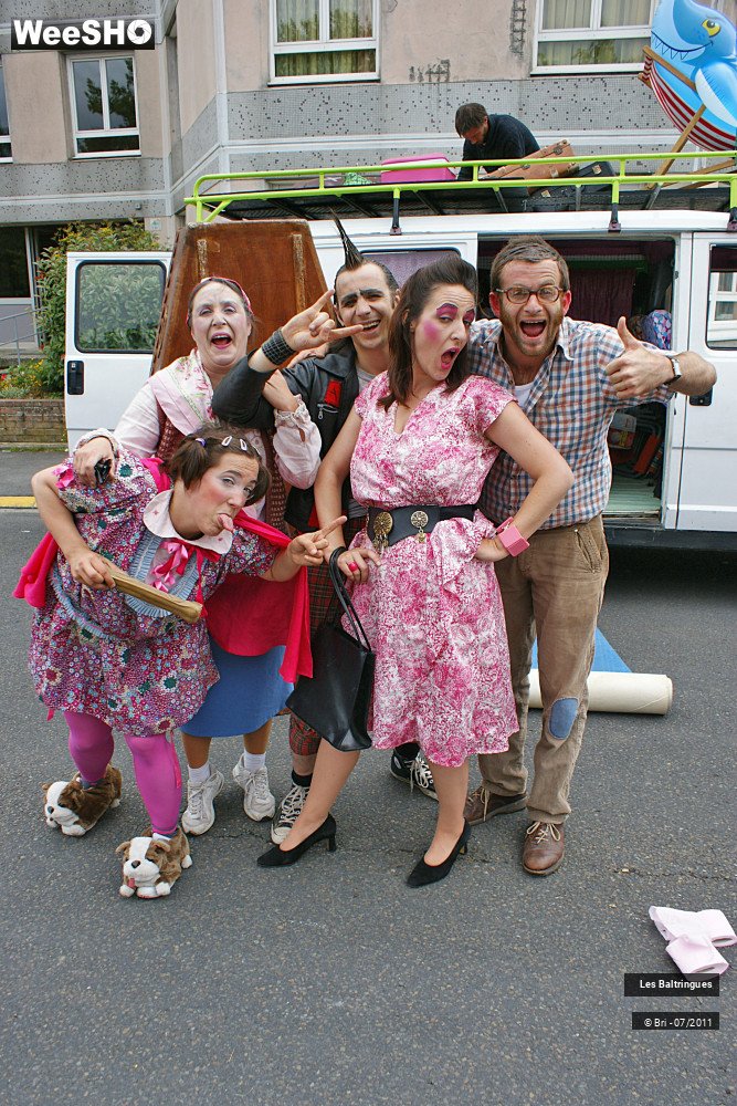 4/45 photos du spectacle La Famille Baltringues