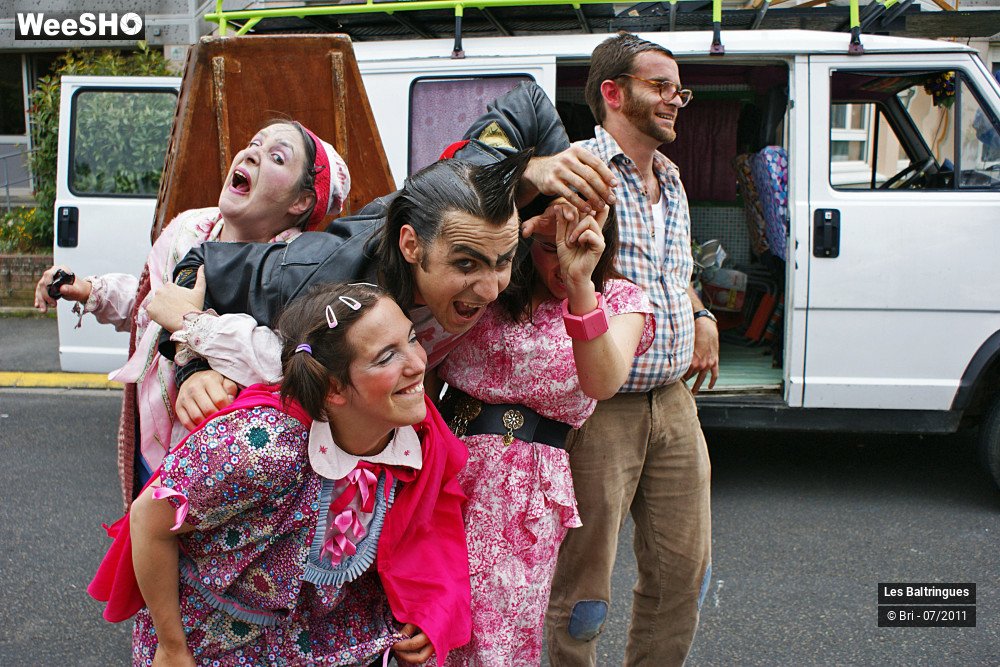 22/45 photos du spectacle La Famille Baltringues