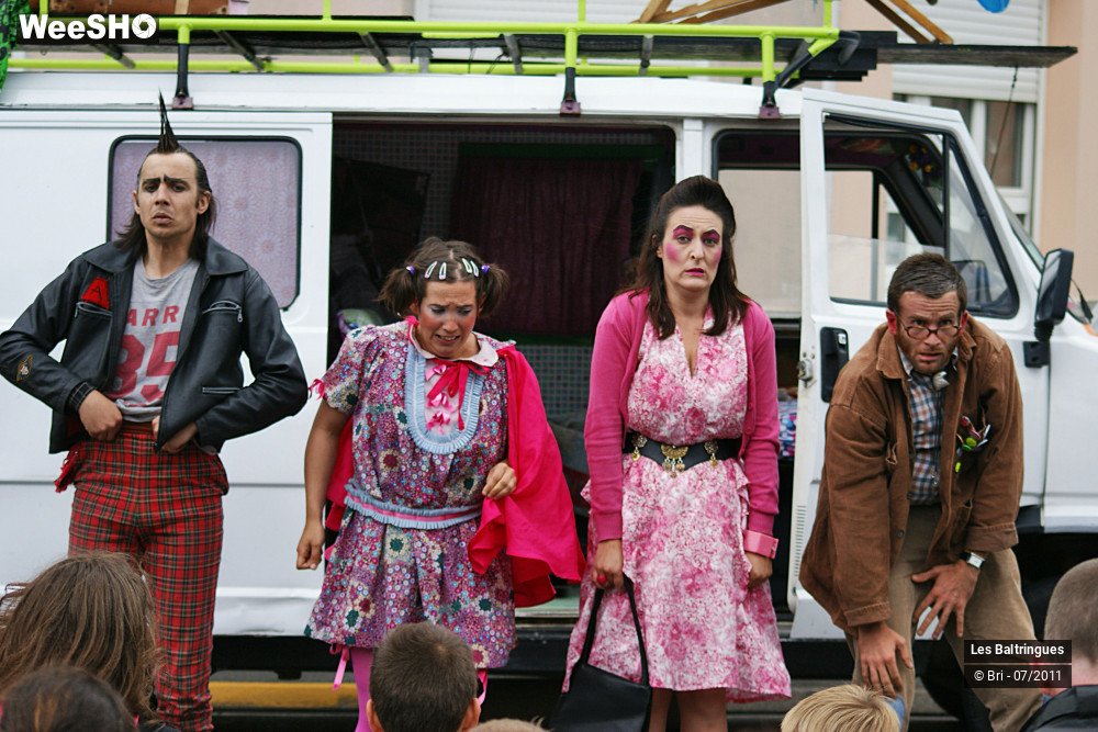 28/45 photos du spectacle La Famille Baltringues