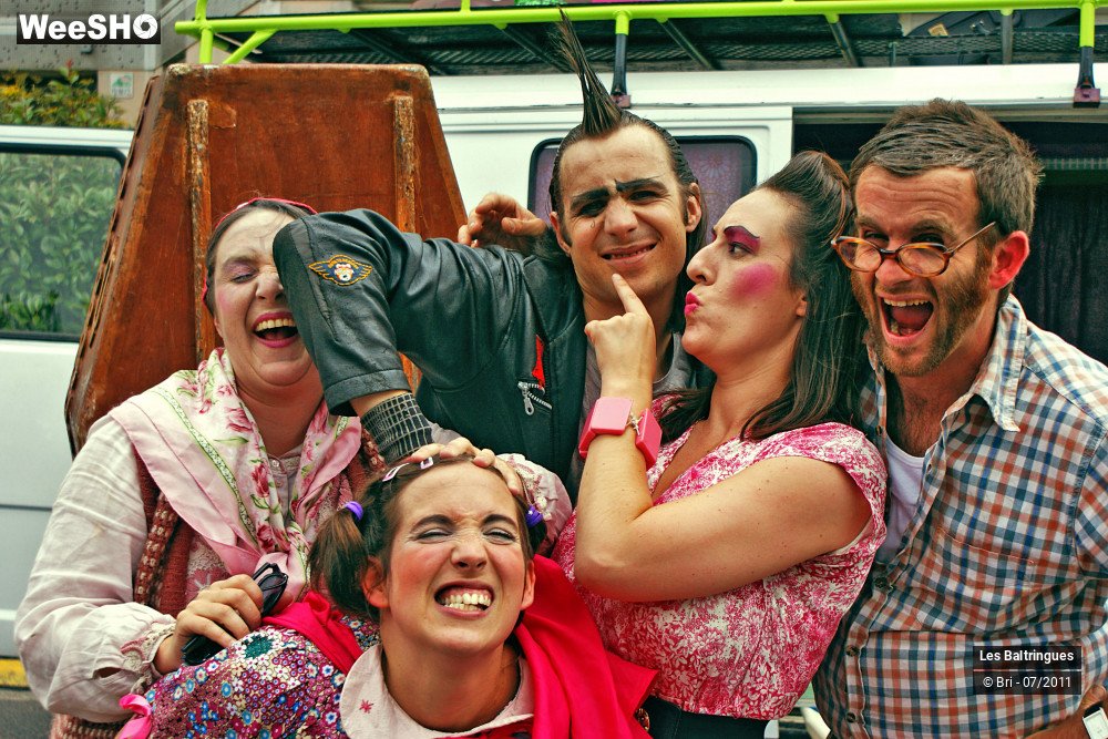 35/45 photos du spectacle La Famille Baltringues