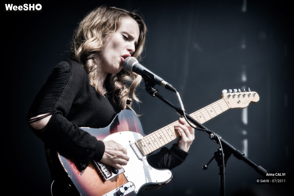 13/16 photos du spectacle Anna CALVI