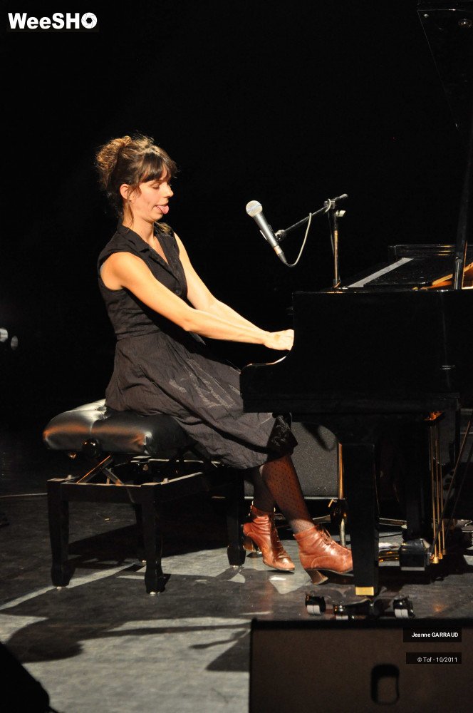 18/24 photos du spectacle Jeanne GARRAUD