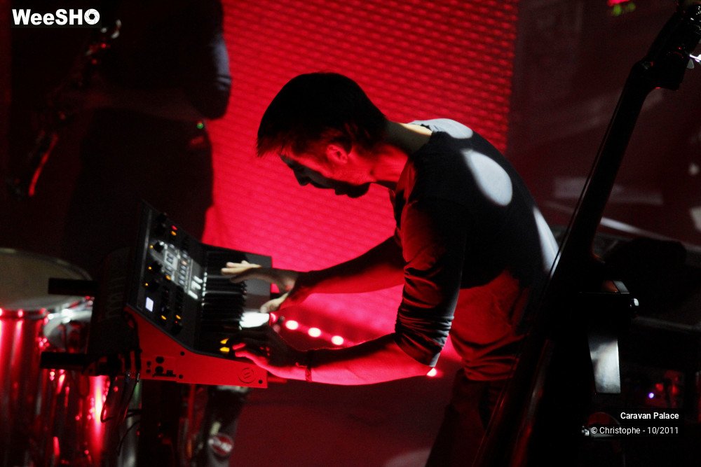 8/28 photos du spectacle Caravan Palace 