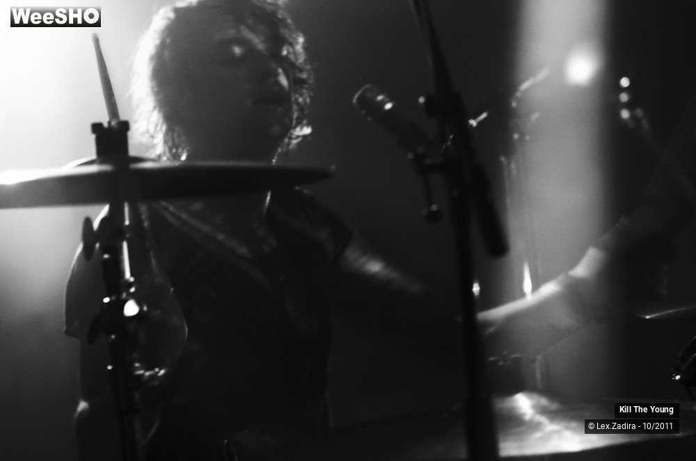 18/29 photos du spectacle Kill The Young
