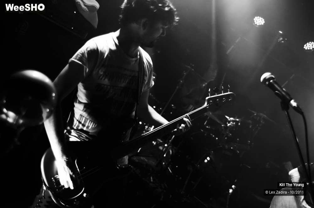 19/29 photos du spectacle Kill The Young