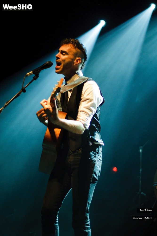 17/28 photos du spectacle Asaf Avidan