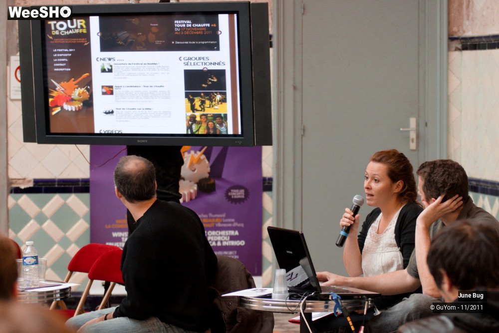 4/36 photos du spectacle June Bug + Conférence TDC2011