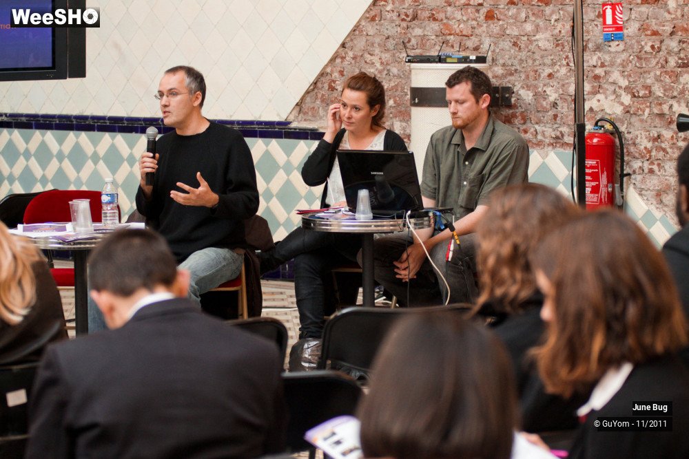 10/36 photos du spectacle June Bug + Conférence TDC2011