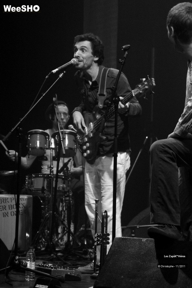 32/36 photos du spectacle Les Zap'Heros