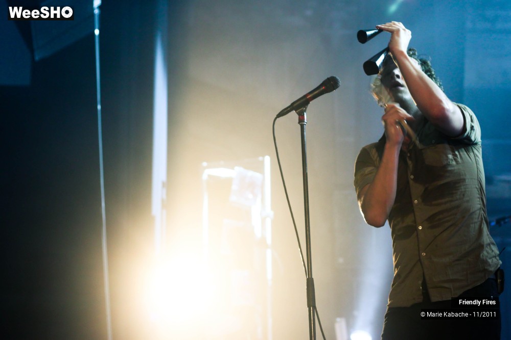 20/32 photos du spectacle Friendly Fires