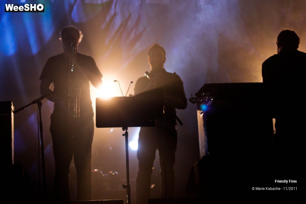 27/32 photos du spectacle Friendly Fires