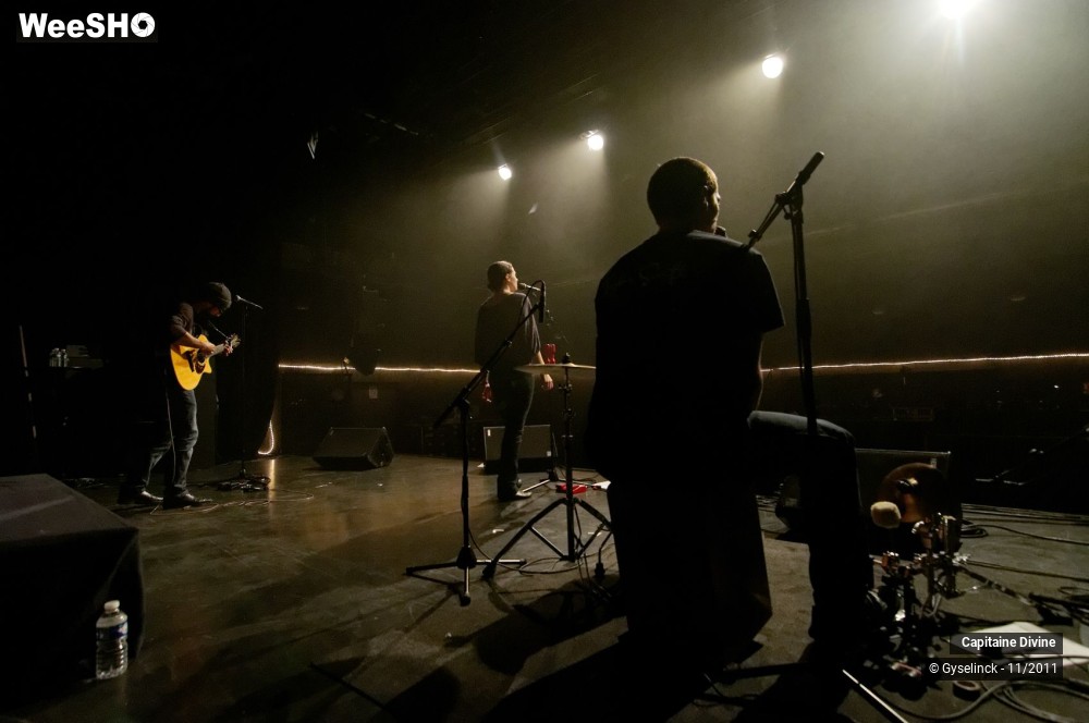 8/35 photos du spectacle Capitaine Divine