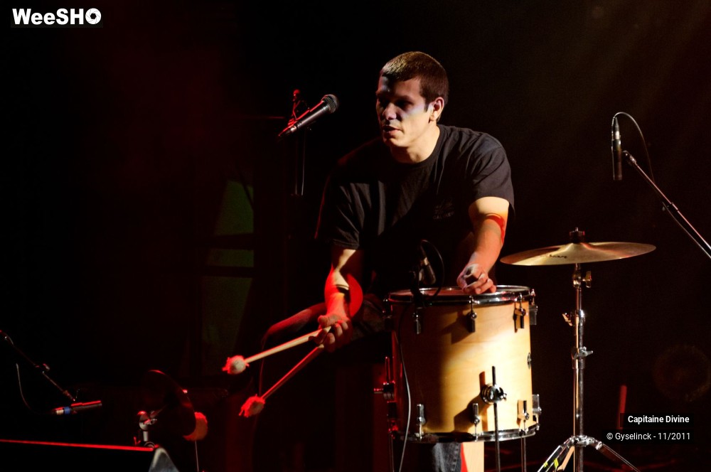 10/35 photos du spectacle Capitaine Divine