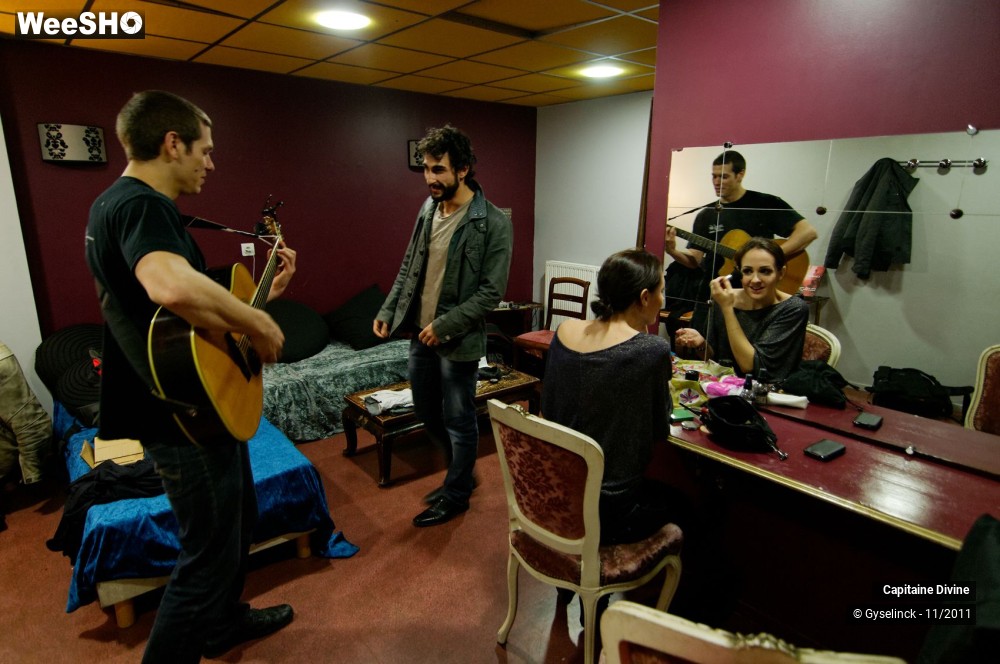 17/35 photos du spectacle Capitaine Divine