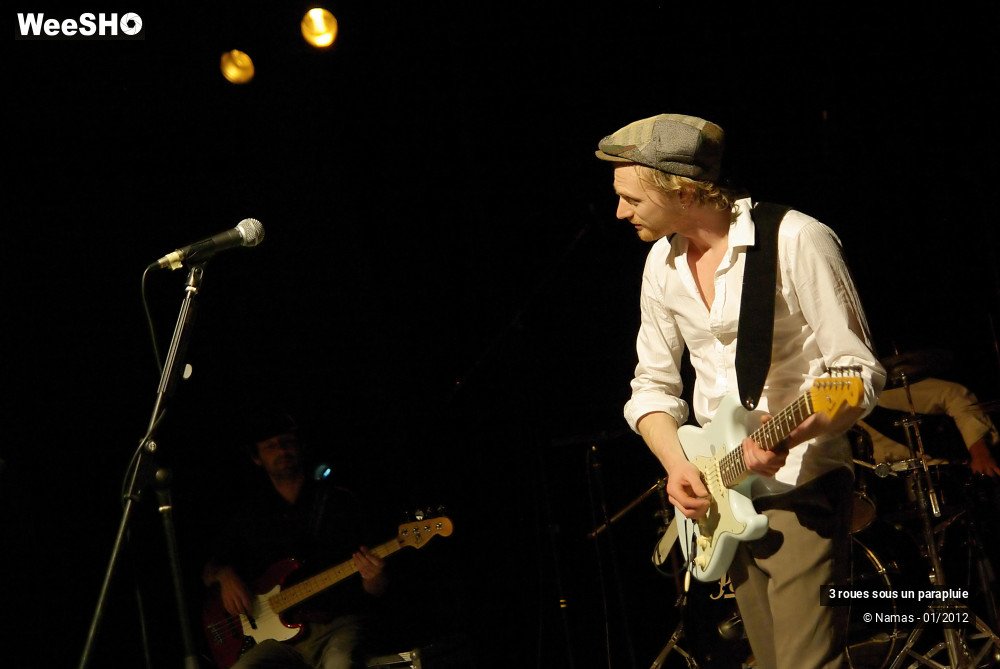 4/34 photos du spectacle 3 roues sous un parapluie