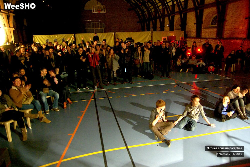 8/34 photos du spectacle 3 roues sous un parapluie