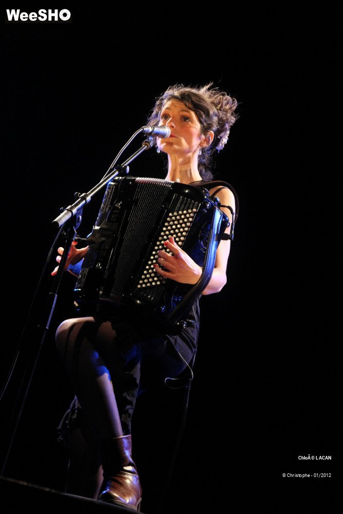 19/44 photos du spectacle Chloé Lacan