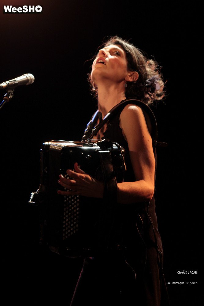 34/44 photos du spectacle Chloé Lacan