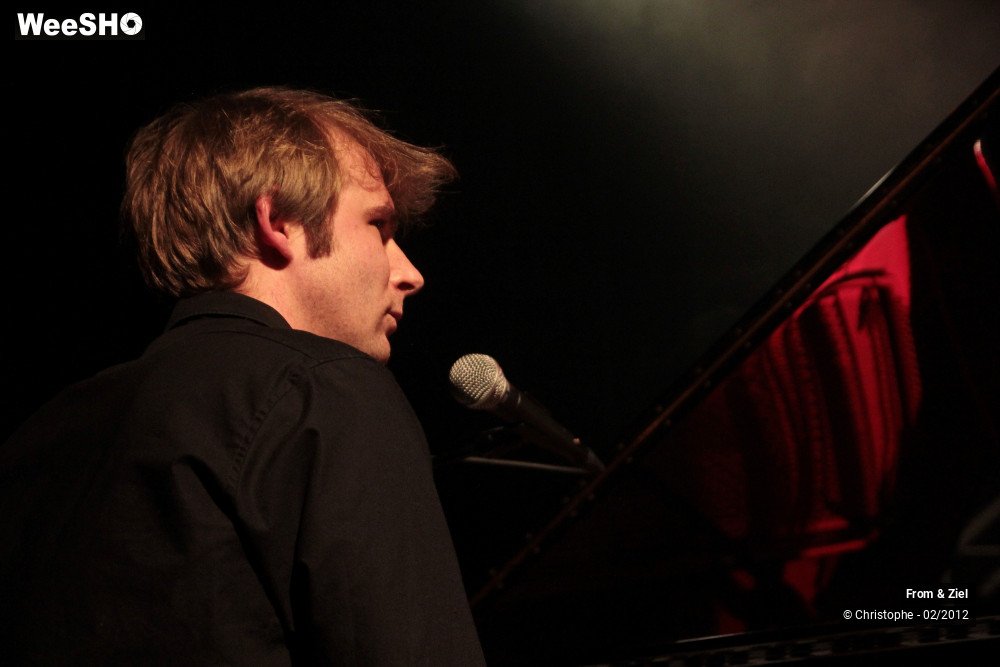 6/39 photos du spectacle From & Ziel