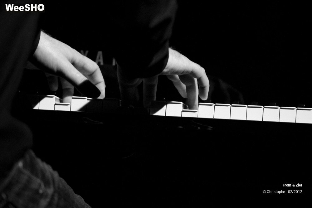 9/39 photos du spectacle From & Ziel