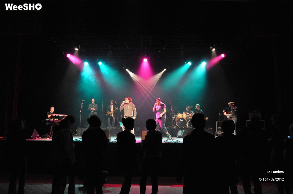 1/43 photos du spectacle La Familya