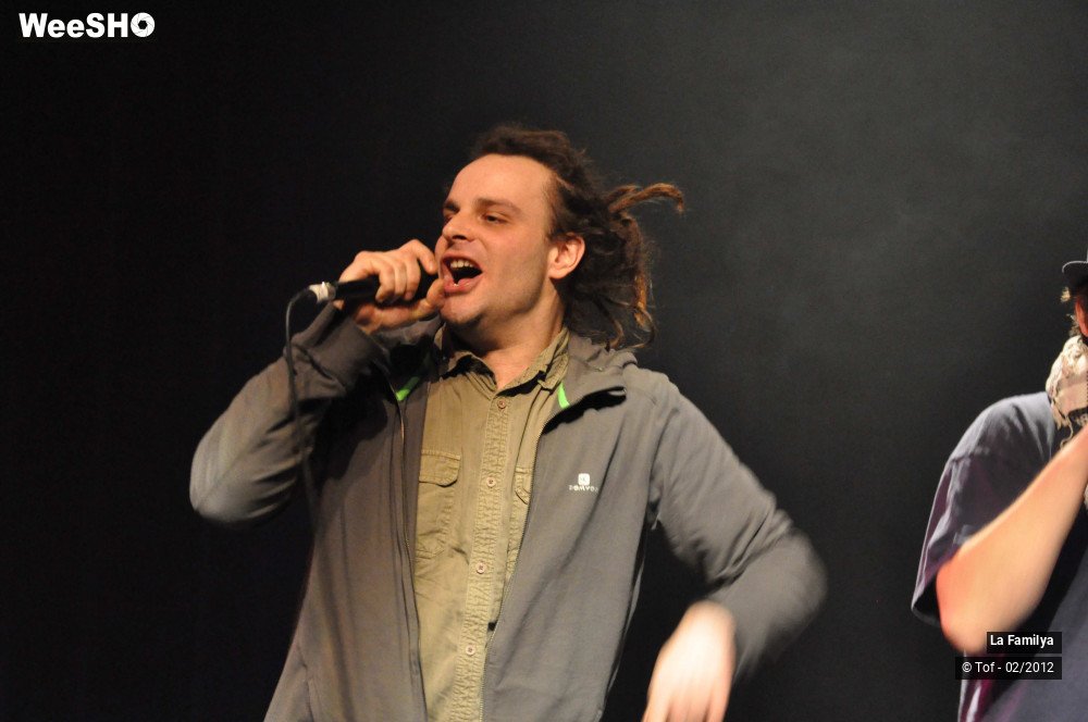 2/43 photos du spectacle La Familya