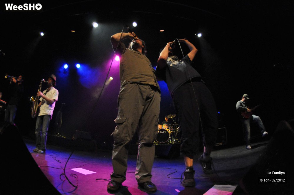 17/43 photos du spectacle La Familya