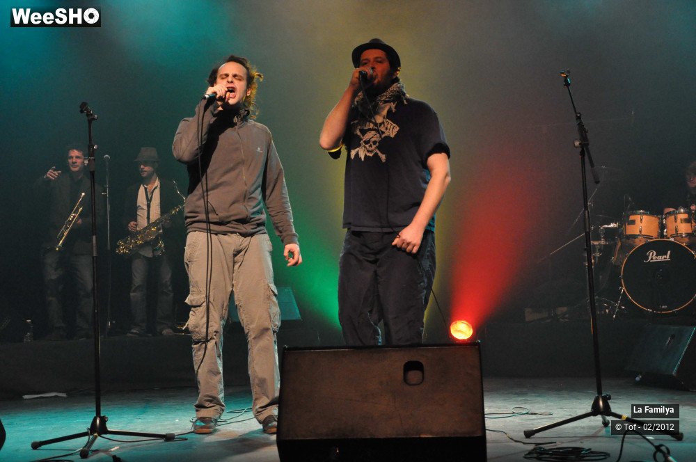 25/43 photos du spectacle La Familya