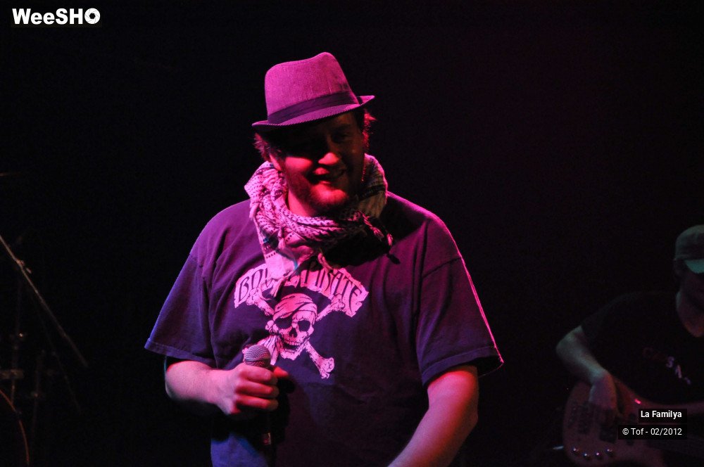 29/43 photos du spectacle La Familya