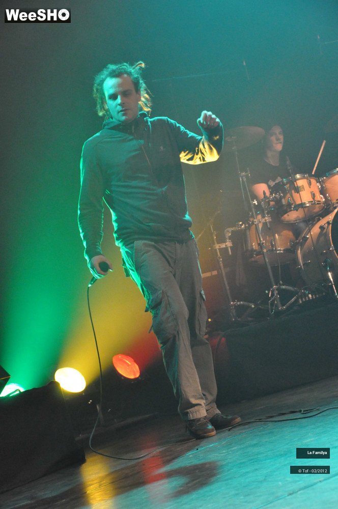 37/43 photos du spectacle La Familya