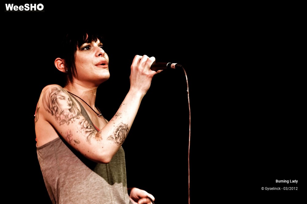 26/46 photos du spectacle Burning Lady