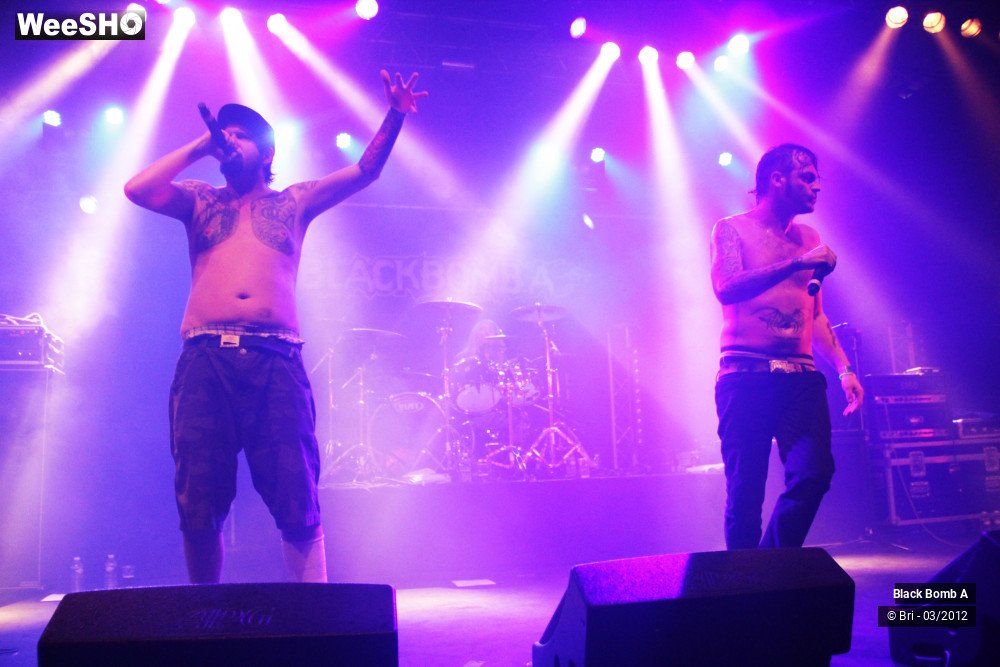 2/34 photos du spectacle Black Bomb A