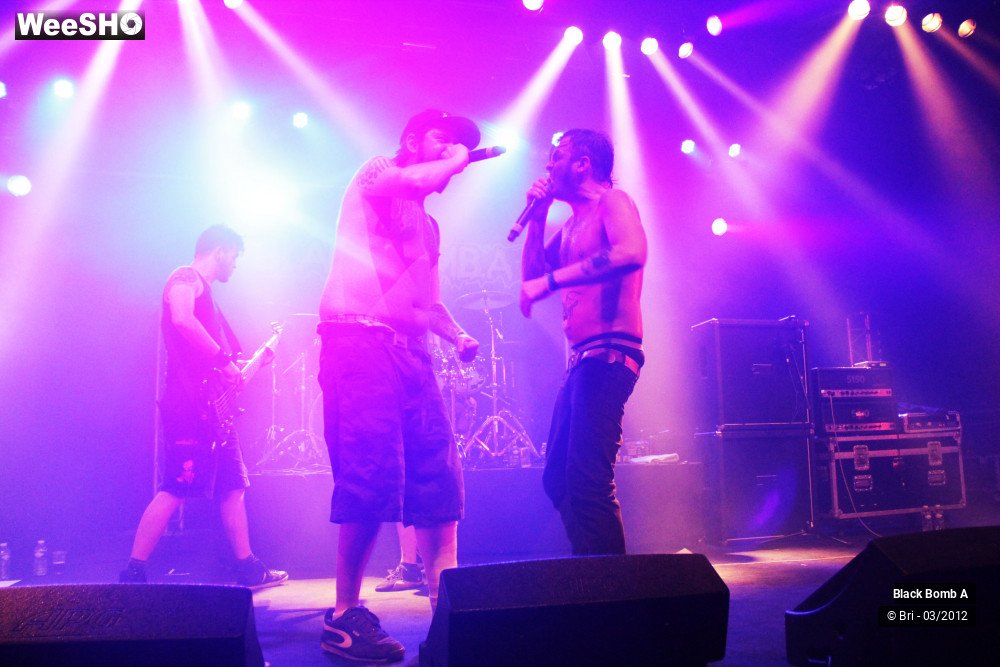 3/34 photos du spectacle Black Bomb A