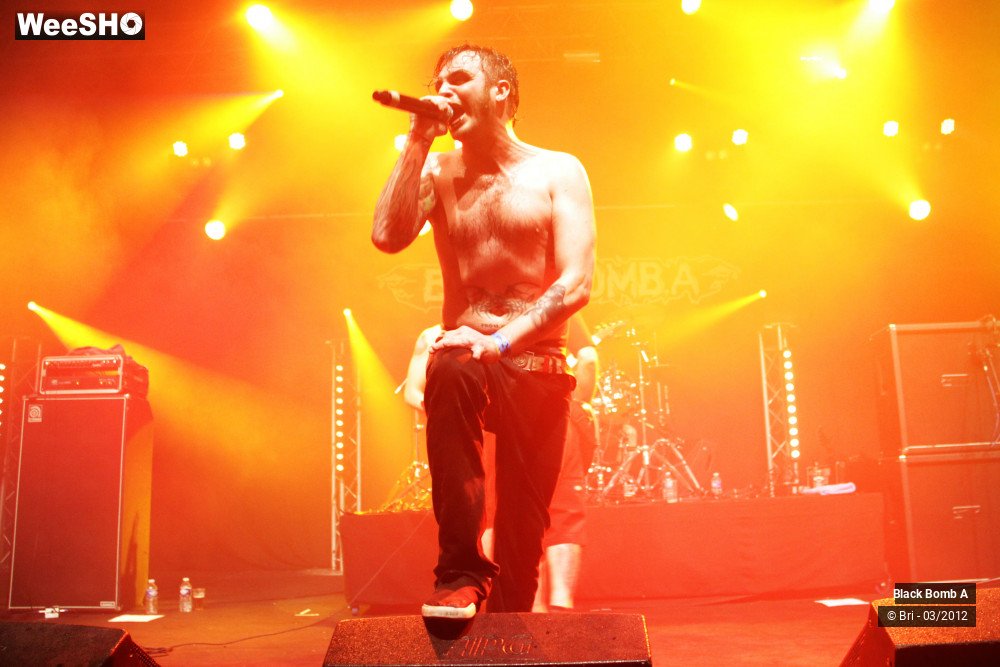 4/34 photos du spectacle Black Bomb A