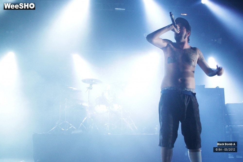 8/34 photos du spectacle Black Bomb A