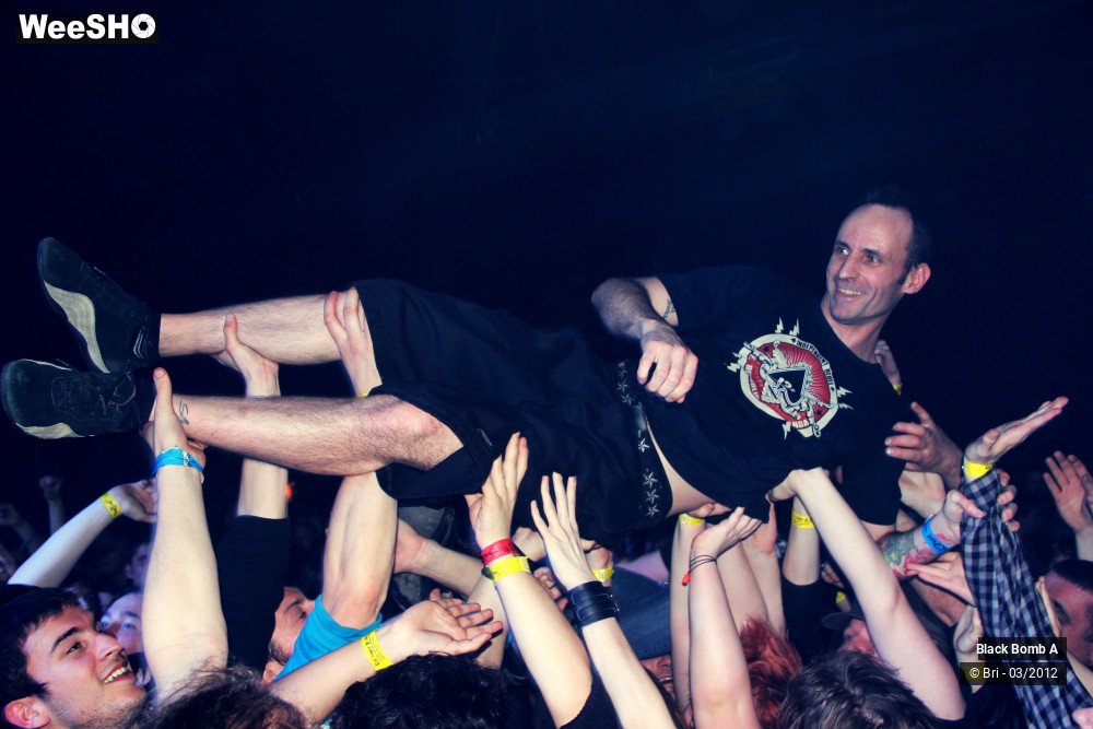 9/34 photos du spectacle Black Bomb A