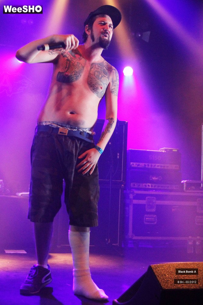 13/34 photos du spectacle Black Bomb A