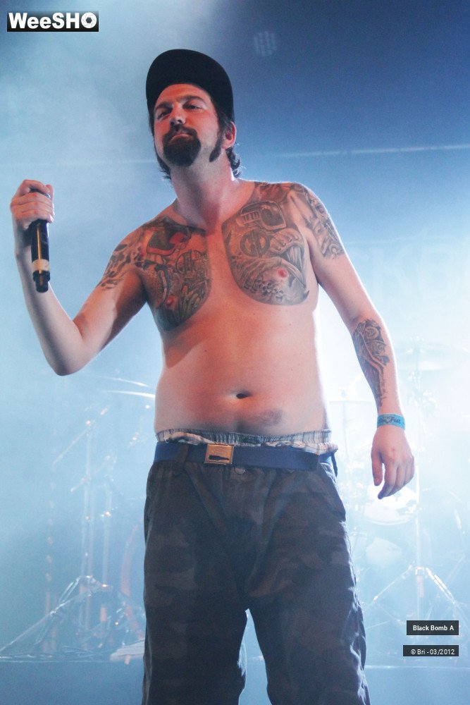17/34 photos du spectacle Black Bomb A