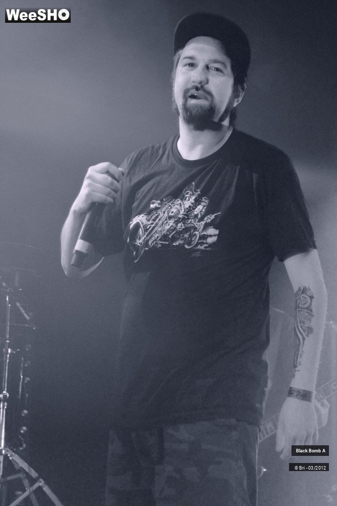 19/34 photos du spectacle Black Bomb A
