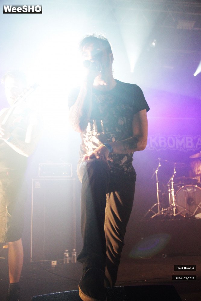 24/34 photos du spectacle Black Bomb A