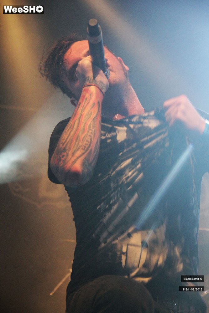 26/34 photos du spectacle Black Bomb A