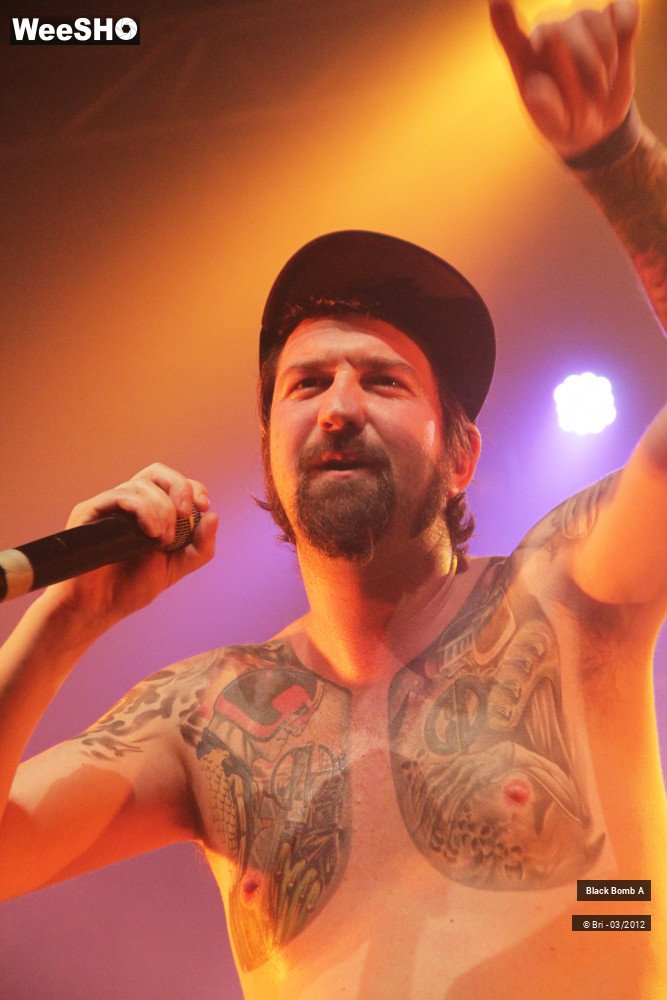 27/34 photos du spectacle Black Bomb A